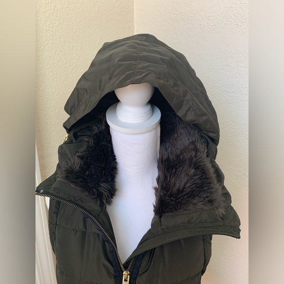 H&M Puffer Vest - Picture 6 of 8